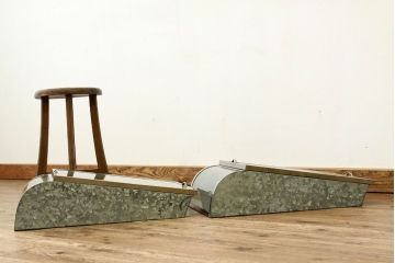 レトロ家具　昭和レトロ　状態の良いブリキガラスケース2個セット(2)(ショーケース)