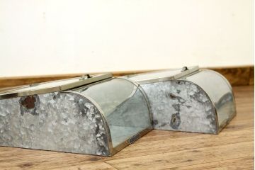 レトロ家具　昭和レトロ　状態の良いブリキガラスケース2個セット(3)(ショーケース)