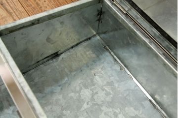 レトロ家具　昭和レトロ　状態の良いブリキガラスケース2個セット(3)(ショーケース)