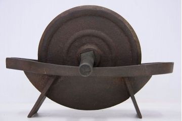 アンティーク雑貨　鉄製・古い薬研(古民具・薬屋)