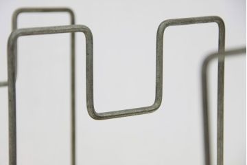 アンティーク雑貨　古いレトロな本立て2点セット(ブックスタンド)