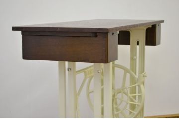 白いペイントのかわいいリメイクミシンテーブル(ミシン台)(JANOME)作業台