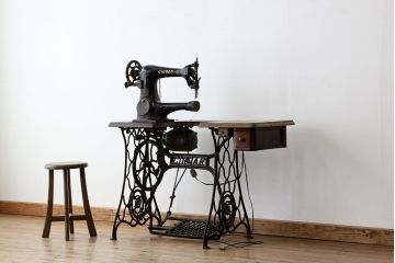 アンティーク雑貨　アンティーク　ジャンクCIRDARサーダー工業用ミシンTF-1靴用18ミシン