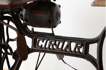 アンティーク雑貨　アンティーク　ジャンクCIRDARサーダー工業用ミシンTF-1靴用18ミシン