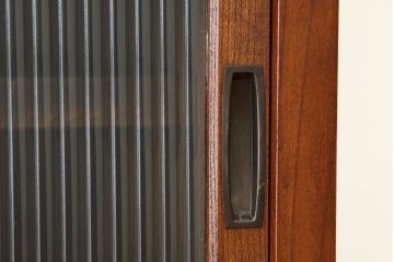アンティーク家具　アンティーク　上質な前欅モールガラス二段重ね収納棚(食器棚)