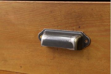 レトロ家具　昭和レトロ　シックなナラ材のアンティークチェスト(タンス・たんす・ドロワー)
