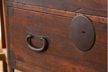 アンティーク家具　アンティーク　鉄脚付き2杯引き出しローチェスト(時代箪笥ローボード)