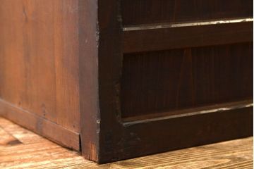 アンティーク家具　古民具・骨董　重厚な鉄脚付き欅・桐材の大型時代箪笥サイドボード(水屋箪笥、食器棚、収納棚)