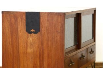 レトロ家具　昭和レトロ　鉄脚付きのシックな無垢材ローボード(時代箪笥・たんす)