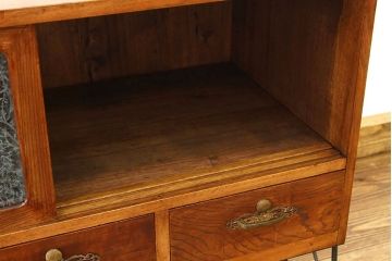 レトロ家具　昭和レトロ　鉄脚付きのシックな無垢材ローボード(時代箪笥・たんす)