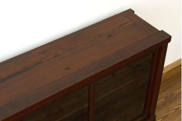 アンティーク家具　アンティーク　人気の薄型!重厚な鉄脚付き収納棚(ローボード・サイドボード)