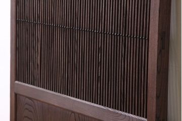 古民具・骨董　総欅重厚な金具の格子蔵戸(玄関戸)
