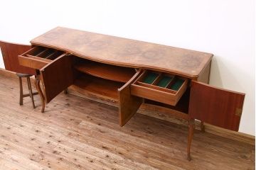 中古イタリア製象嵌入りサイドボード(猫脚)