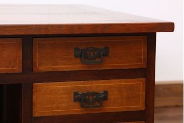 アンティーク家具　高級品特別注文造りナラ無垢材の象嵌入り両袖机(簿記机)