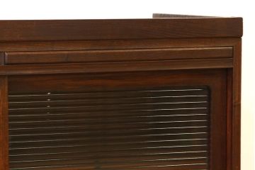アンティーク家具　アンティーク　重厚な鉄脚付きモールガラス入りローボード(箪笥)(サイドボード)
