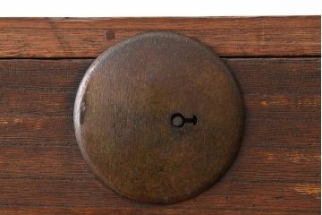 アンティーク家具　アンティーク　鉄脚付き2杯引き出しローチェスト(時代箪笥)