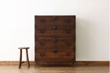 アンティーク家具　アンティーク　鉄脚付き2杯引き出しローチェスト(時代箪笥)