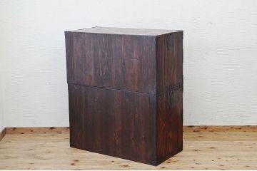アンティーク家具　極上!前面欅の金具の細工が素晴らしい相馬箪笥