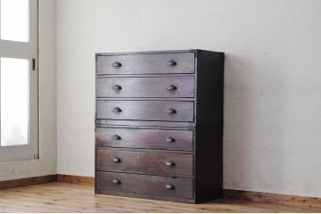 アンティーク家具　素敵なデザイン!古い木のシンプルな二段重ねチェスト