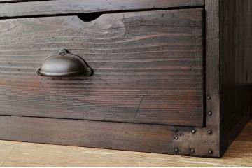 アンティーク家具　素敵なデザイン!古い木のシンプルな二段重ねチェスト