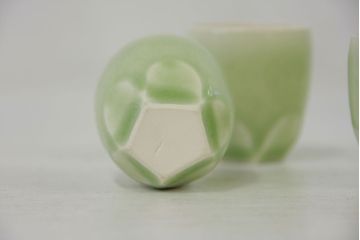 アンティーク雑貨　○古い萬珠堂・緑釉酒器