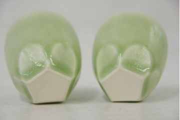 アンティーク雑貨　○古い萬珠堂・緑釉酒器