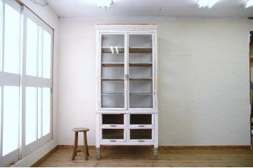 アンティーク家具　◆古い病院の変り型ケビントガラスケース