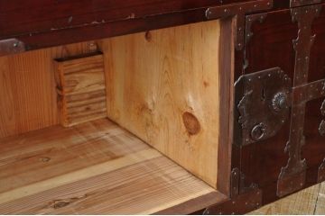 極上美品!漆の綺麗な上手二本松箪笥