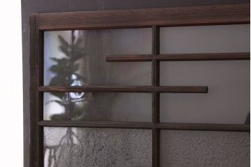 アンティーク　結霜ガラス入り使い込まれたガラス戸2枚セット(窓・引き戸)