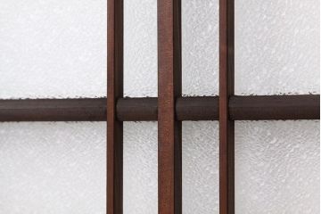 アンティーク　古い木のレトロな模様ガラス戸2枚セット(引き戸)