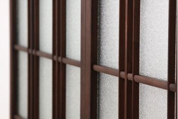 アンティーク　古い木のレトロな模様ガラス戸2枚セット(引き戸)