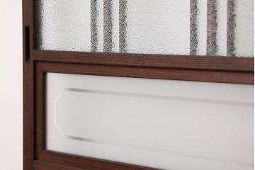 アンティーク　古い木のレトロな模様ガラス戸2枚セット(引き戸)