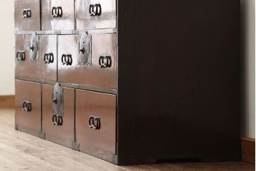 アンティーク家具　古民具・骨董　重厚な前欅一間　仙台箪笥(引き出しローチェスト)