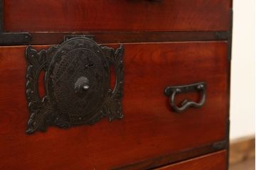 アンティーク家具　古民具・骨董　重厚な前欅一間　仙台箪笥(引き出しローチェスト)