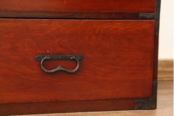 アンティーク家具　古民具・骨董　重厚な前欅一間　仙台箪笥(引き出しローチェスト)