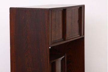 アンティーク家具　アンティーク　シックな透かし彫り栓材の飾り棚(茶棚・茶箪笥)