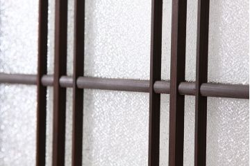 アンティーク　古い木の細身のダイヤガラス入り引き戸4枚セット(ガラス戸)
