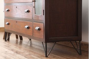アンティーク家具　アンティーク　天板無垢材の鉄脚ローボード(ドロワーチェスト)