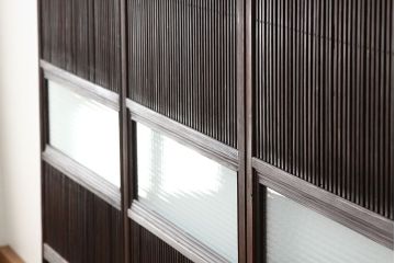 古民具・骨董　古い木の銀モールガラス格子戸4枚セット(裏障子付き引き戸)