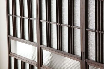 アンティーク　古い木のモールとダイヤガラス入り引き戸4枚セット(ガラス戸)