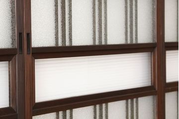 アンティーク　古い木のモールとダイヤガラス入り引き戸4枚セット(ガラス戸)