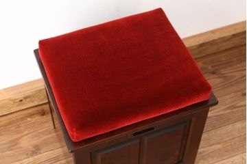 中古　北海道民芸家具　スツール(収納付き・キャスター)