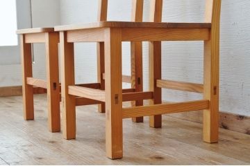 アンティーク家具　1960年代　パイン材のシンプルな椅子2脚セット