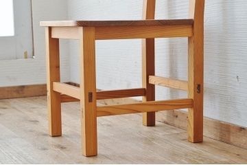 アンティーク家具　1960年代　パイン材のシンプルな椅子1脚