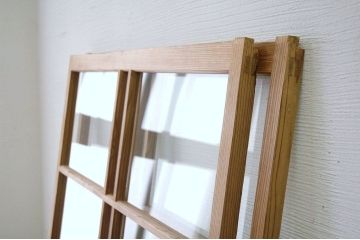珍品!古い木味のモールガラス引き戸2枚組