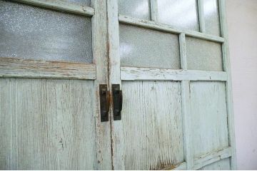 ◆希少!古い郵便局の大きな自由蝶番のガラスドア一対(両開き)　