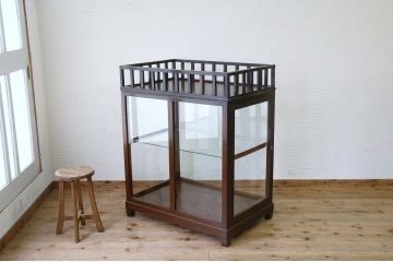 美品!古い酒屋の飾り枠付きのガラスケース2