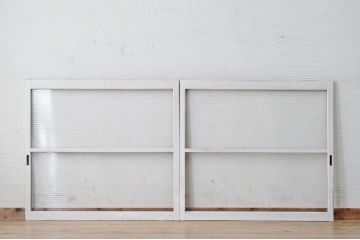 ペンキの剥げたレトロなモールガラス引き戸2枚セット