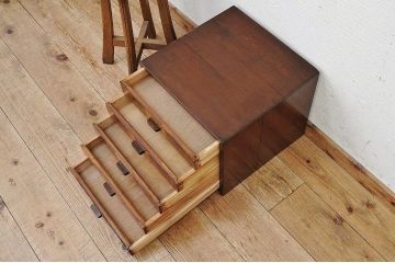 レトロ家具　古い木のレトロな小引き出し