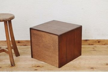レトロ家具　古い木のレトロな小引き出し